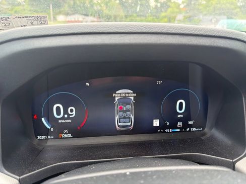Used 2025 Ford Explorer Active AWD/4WD image 10