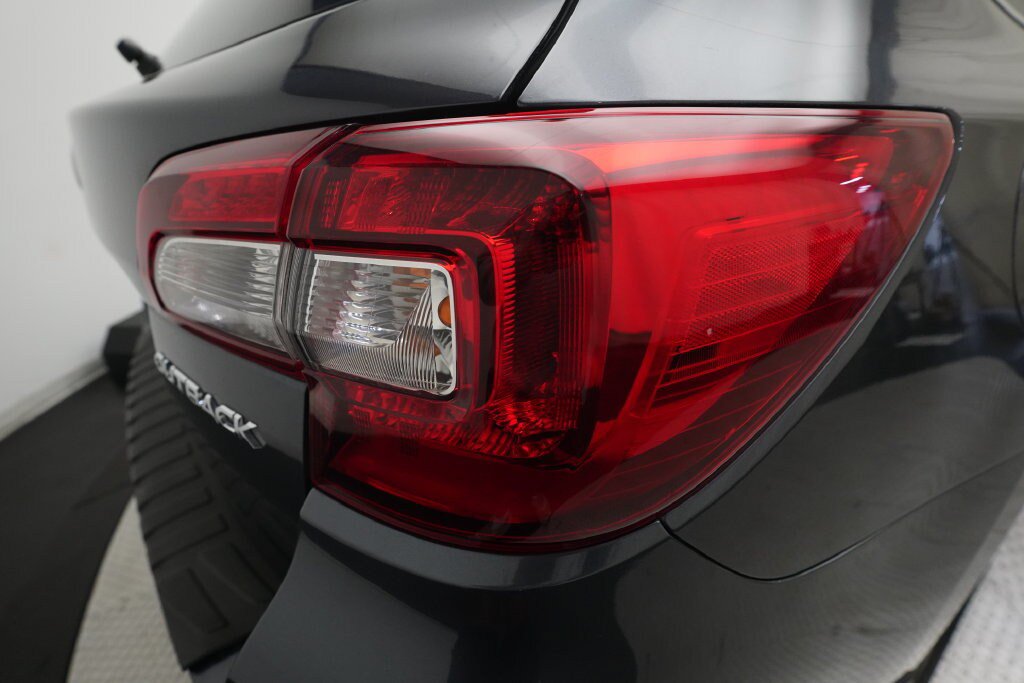 Used 2016 Subaru Outback 2.5i Limited AWD/4WD image 33