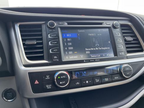 Used 2017 Toyota Highlander Limited AWD/4WD image 7