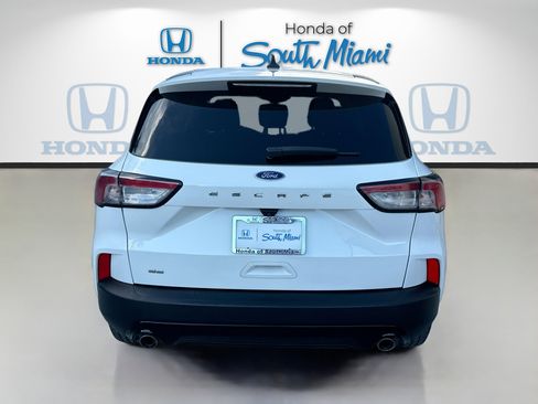 Used 2022 Ford Escape SE w/ SE Sport Appearance Package image 5