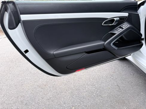 Used 2013 Porsche 911 Carrera 4S image 9