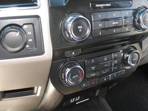 Used 2018 Ford F150 Lariat AWD/4WD image 40