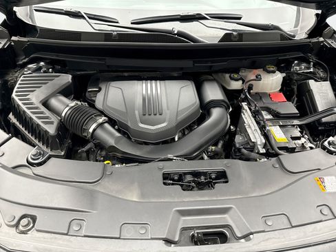 Used 2024 GMC Acadia Elevation image 28