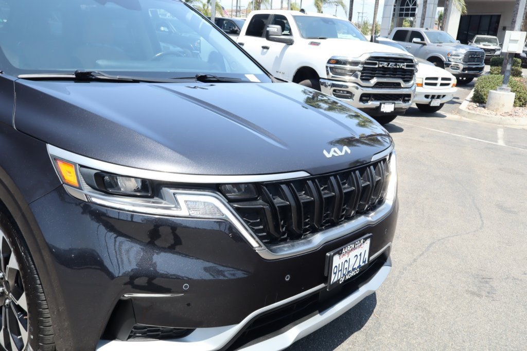 Used 2024 Kia Carnival EX FWD image 9