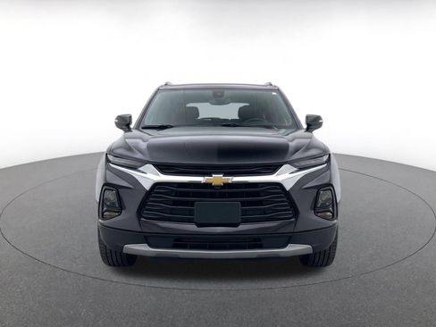 Used 2025 Chevrolet Blazer LT FWD image 2