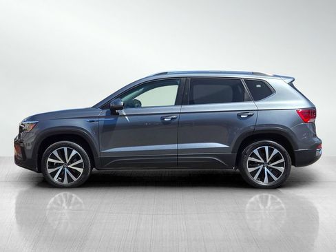 Used 2023 Volkswagen Taos SE FWD image 6