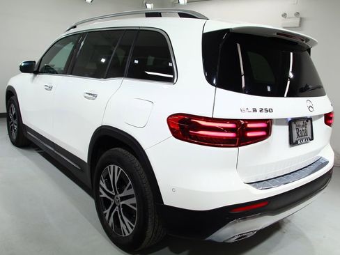 Certified 2025 Mercedes-Benz GLB 250 4MATIC image 15