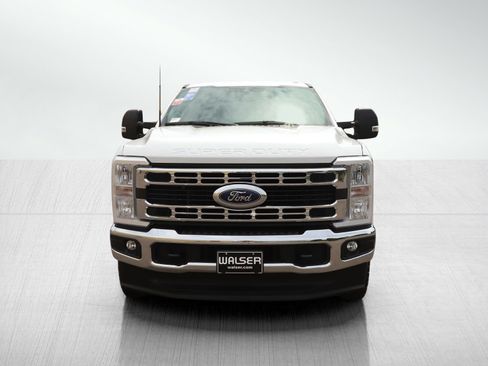 Used 2023 Ford F250 XLT AWD/4WD image 9
