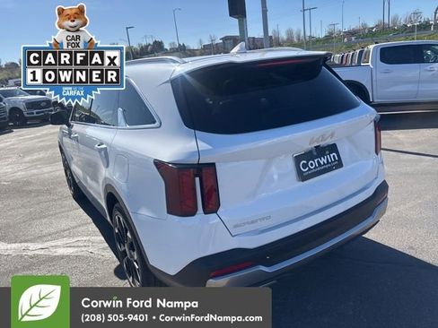 Used 2025 Kia Sorento EX w/ Panoramic Sunroof Package image 7