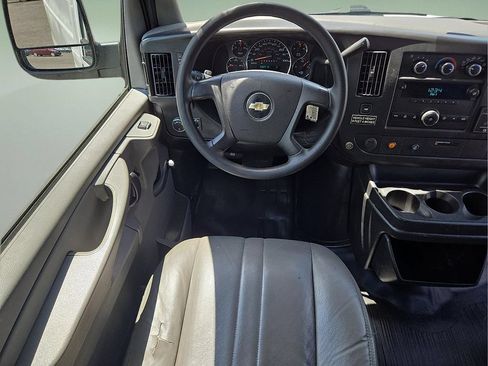 Used 2012 Chevrolet Express 1500 RWD image 17