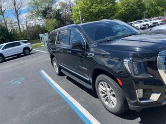 Used 2022 GMC Yukon XL SLT w/ SLT Premium Package AWD/4WD video 1
