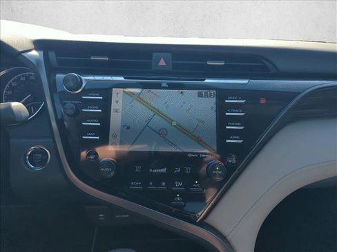 Used 2019 Toyota Camry XLE image 13