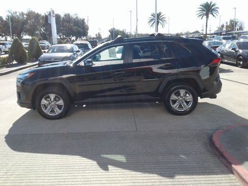 Used 2025 Toyota RAV4 XLE image 4