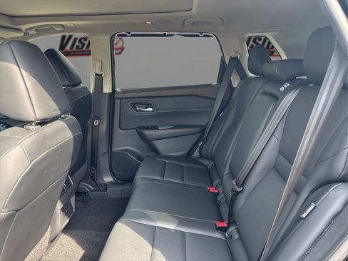 Used 2023 Nissan Rogue SV w/ SV Premium B Package image 10