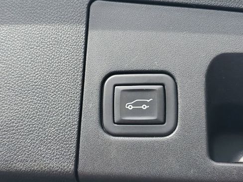Certified 2023 Cadillac XT4 Premium Luxury AWD/4WD image 9