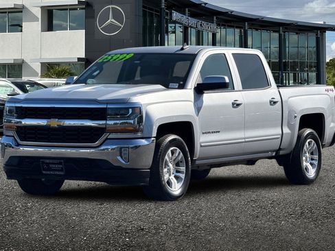 Used 2018 Chevrolet Silverado 1500 LT w/ All Star Edition AWD/4WD image 8