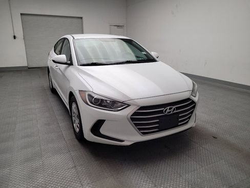 Used 2017 Hyundai Elantra SE image 14
