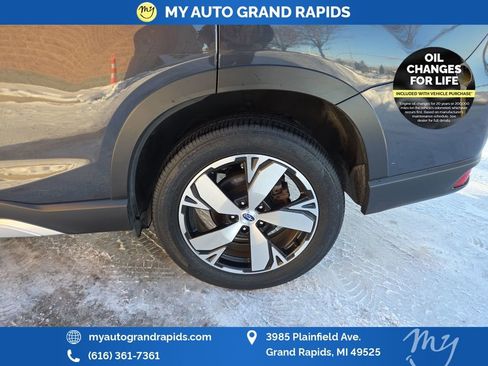 Used 2019 Subaru Forester Touring w/ Popular Package #3 image 32