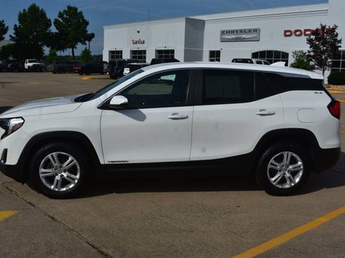Used 2021 GMC Terrain SLE FWD image 9