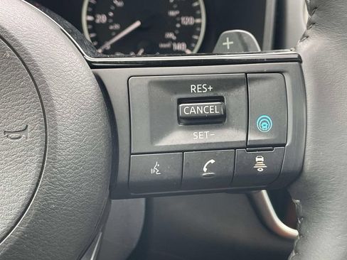 Used 2021 Nissan Rogue SV w/ Premium Package FWD image 24