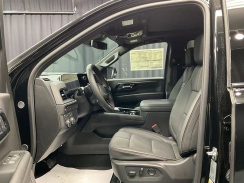 New 2026 Chevrolet Suburban RST w/ Comfort Package AWD/4WD image 7