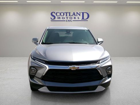 Used 2025 Chevrolet Blazer LT image 3