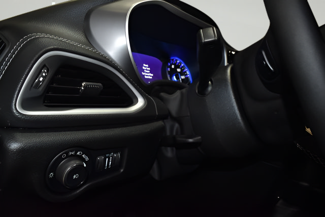 New 2026 Chrysler Pacifica Select AWD/4WD image 25