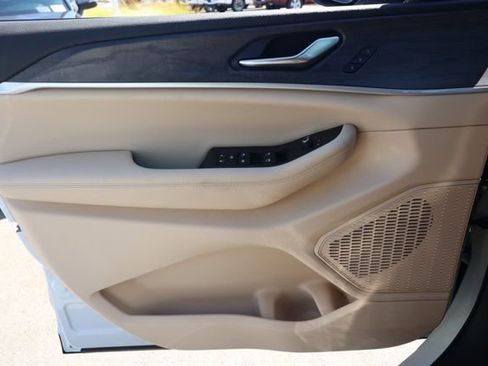 New 2025 Jeep Grand Cherokee Limited w/ Luxury Tech Group II image 23