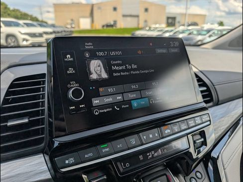 Used 2025 Honda Odyssey Elite image 18