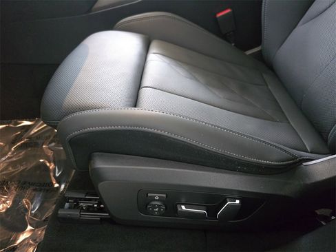 Used 2025 BMW X3 xDrive30i w/ Premium Package image 29