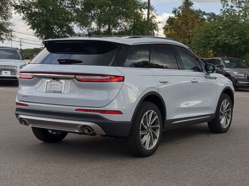 New 2026 Lincoln Corsair Premiere image 3