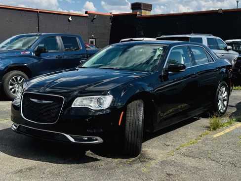 Used 2021 Chrysler 300 Touring L AWD/4WD image 10