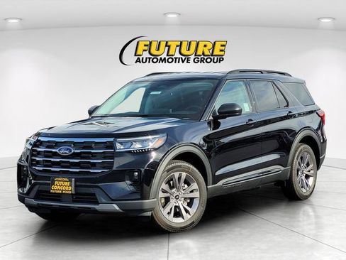 New 2026 Ford Explorer Active w/ Active Comfort Package image 2