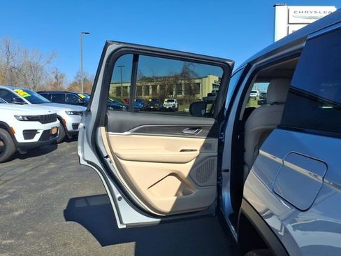 Certified 2022 Jeep Grand Cherokee L Limited image 10