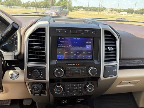 Used 2020 Ford F150 Lariat AWD/4WD image 16
