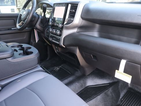 New 2026 RAM 5500 Tradesman w/ Chrome Appearance Group image 32