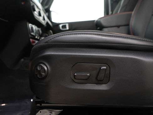 Used 2024 Jeep Wrangler Unlimited Rubicon AWD/4WD image 23