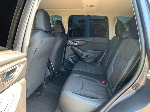 Used 2023 Subaru Forester Premium AWD/4WD image 24