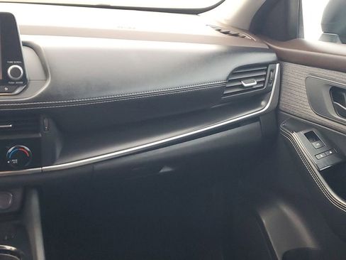 Used 2021 Nissan Rogue S image 26