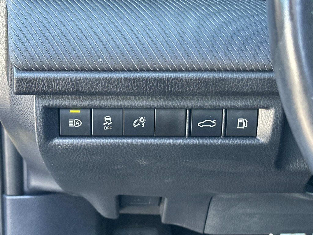 Used 2025 Toyota Camry SE FWD image 25