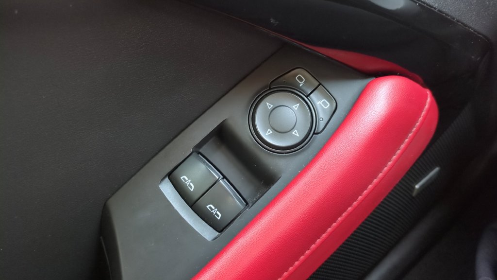 Used 2021 Chevrolet Camaro LT w/ Redline Edition RWD image 17