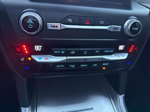 Used 2020 Ford Explorer Limited image 33