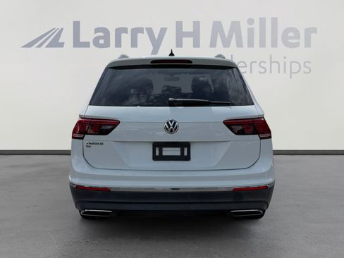 Used 2020 Volkswagen Tiguan SE w/ Panoramic Sunroof Package FWD image 4
