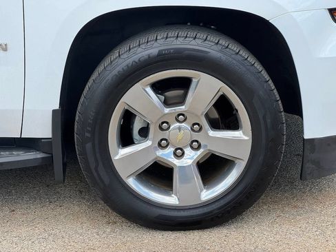 Used 2017 Chevrolet Suburban LT AWD/4WD image 8
