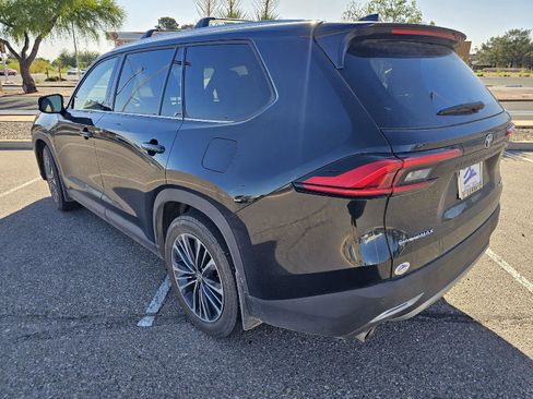 Used 2024 Toyota Grand Highlander AWD Hybrid image 4