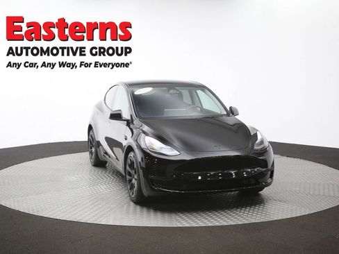 Used 2024 Tesla Model Y Long Range AWD/4WD image 45