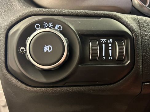 Used 2021 Jeep Wrangler Sport AWD/4WD image 5