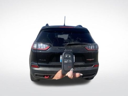 Used 2022 Jeep Cherokee Trailhawk w/ Comfort/Convenience Group AWD/4WD image 6