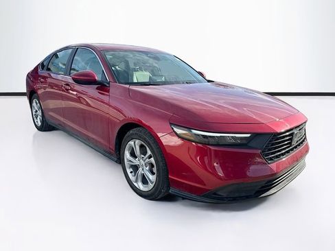 Certified 2025 Honda Accord LX image 1