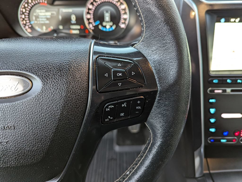 Used 2018 Ford Explorer Platinum AWD/4WD image 18